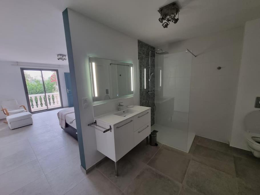 Maison A St Mitre Saint-Mitre-les-Remparts Екстериор снимка