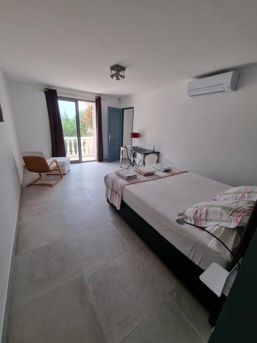 Maison A St Mitre Saint-Mitre-les-Remparts Екстериор снимка