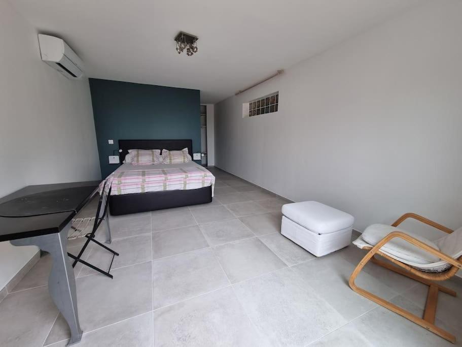Maison A St Mitre Saint-Mitre-les-Remparts Екстериор снимка